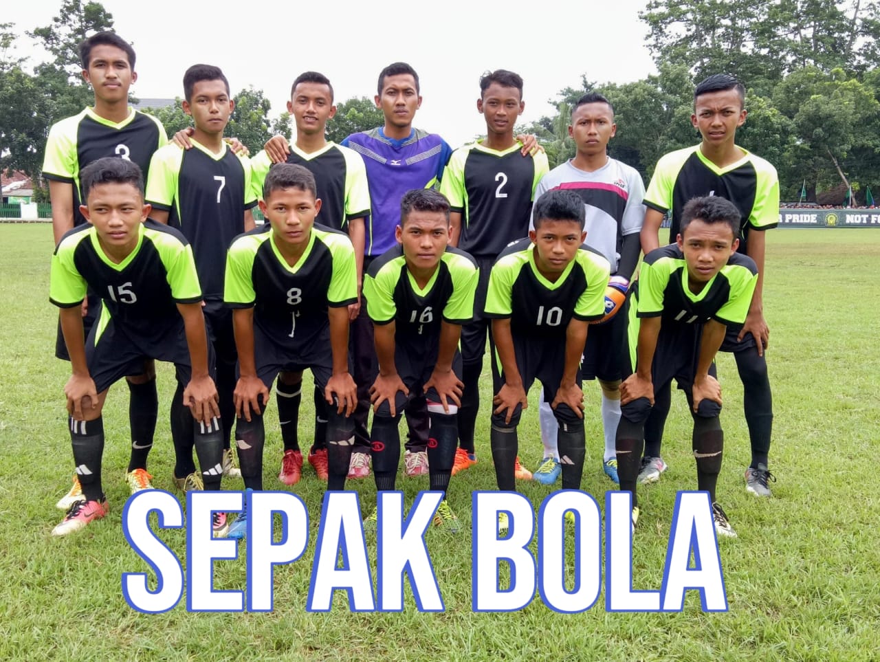 foto kepala sekolah